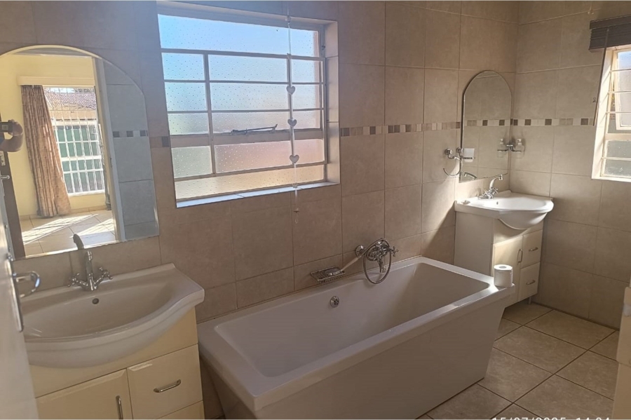 3 Bedroom Property for Sale in Orkney Park North West